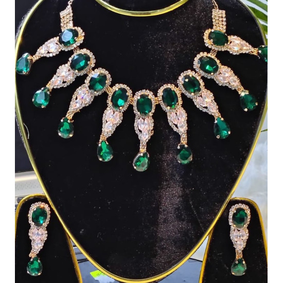 Beautiful Diamond Cut Necklace Set