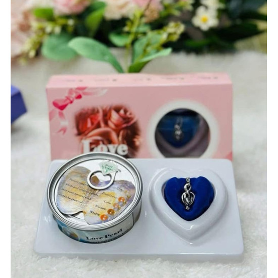 Women’s Natural Pearl Oyster With Necklace